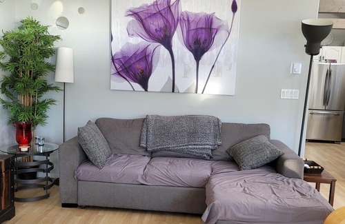 Vernon House | Beach House on the lake