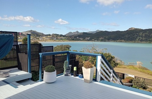 Parua Bay House | Beach House with Amazing Views