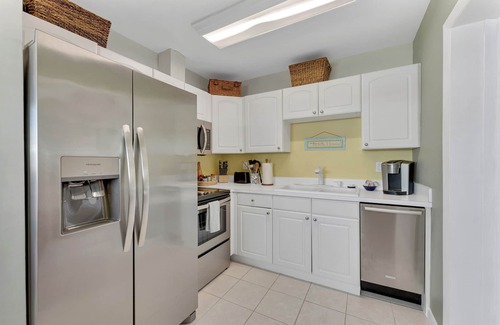 Beach Club Colony House | BEACH HOUSE WITH PRIVATE SALTWATER POOL & SPA + WALK TO BEACH