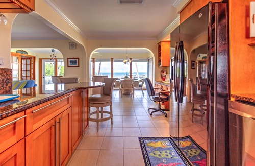 Marathon House | Beach House🌴Waterfront, Private Pool, Boat Dock on Gulf with Amazing Sunsets!☀️