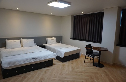 Yeongdo Hotel | Beach Motel