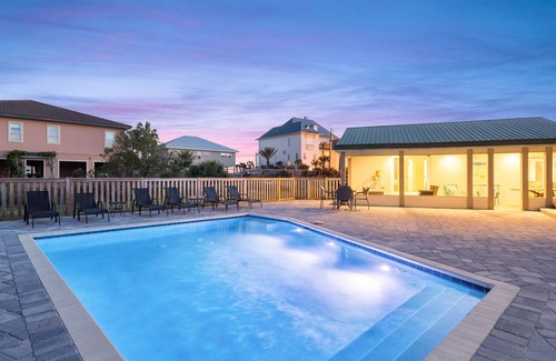 Gulf Pines House | BEACH MUSIC - PRIVATE POOL- PRIVATE GATED BEACH- 5 BEDROOMS SLEEPING 12 !!