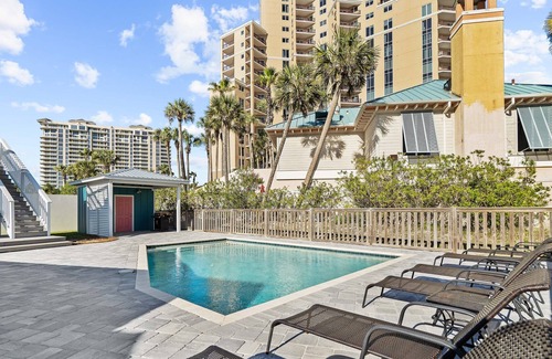Gulf Pines House | BEACH MUSIC - PRIVATE POOL- PRIVATE GATED BEACH- 5 BEDROOMS SLEEPING 12 !!