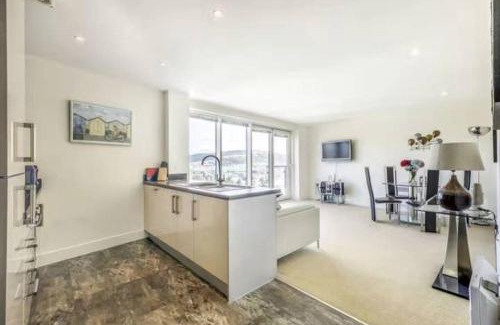 Castle Apartment | Beach on the doorstep Meridian Tower Marina Swansea