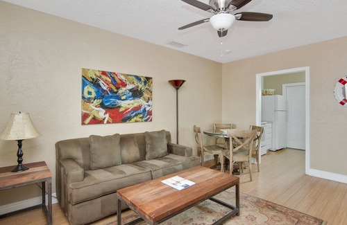 Cocoa Beach Cottage | Beach Place Guesthouses
