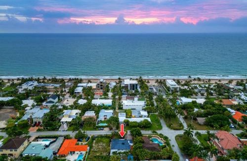 Lauderdale Beach House | Beach Pop - Steps to Beach Heated Pool & Hot Tub