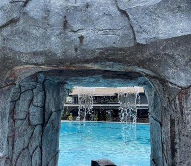 Pulau Perhentian Besar Resort | Beach Resort - Arwana Perhentian X Bluestar