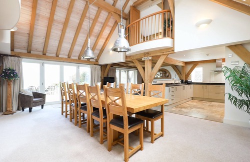Bembridge House | Beach Side - a house that sleeps 8 guests in 4 bedrooms