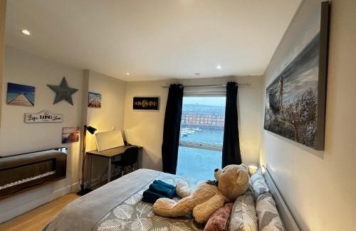 Castle Apartment | Beach Side APT with Home Cinema