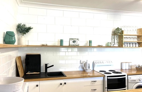 Brooms Head Apartment | Beach Stay Partial Ocean Views Family Friendly 2 mins walk to the beach!