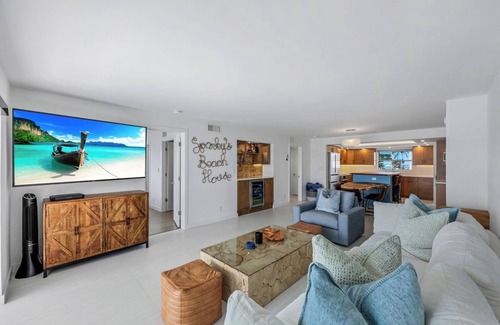 Connors Condo | Beach Street Getaway! Vanderbilt Beach