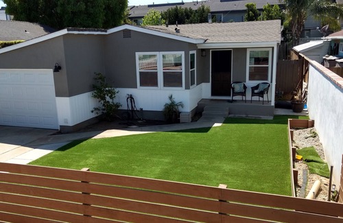 Downtown House | Beach Style Bungalow Disney/Knotts /Newport Beach1.2 mile to ocean.