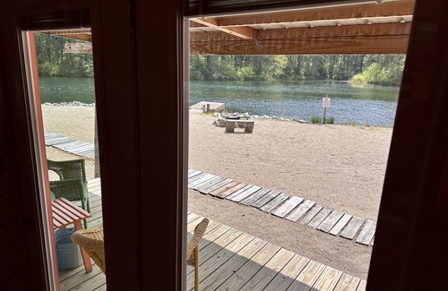 Jasonville Cottage | BEACH STYLE LAKESIDE MINI COTTAGE