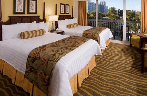 St. Pete Beach Resort | BEACH VACAY! 2 TROPICAL UNITS, POOL, WATER SLIDES!