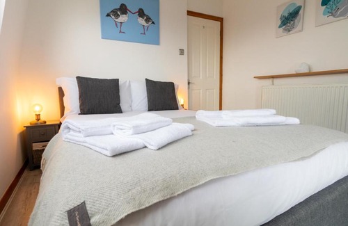 Stonehaven Apartment | Beach View Apartment