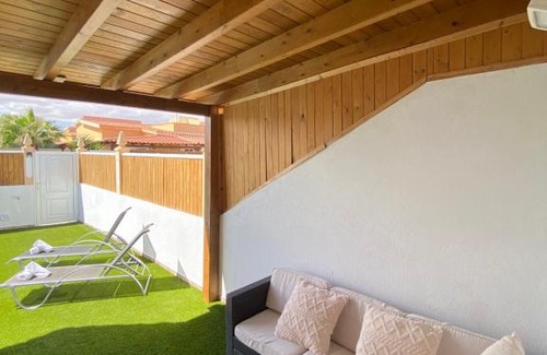 Caleta de Fuste Villa | Beach Villa private heated pool