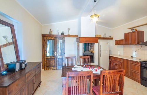 Rovinj Villa | Beach within a few minutes, 2 bedrooms, private pool, completely fenced