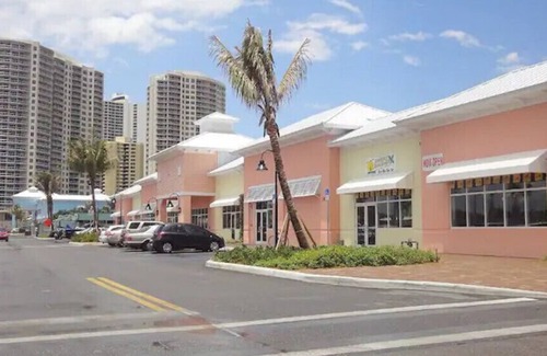 Singer Island Condo | Beach, World Class Snorkeling, Surfing & Fishing