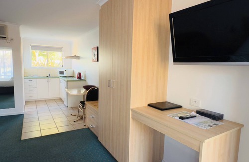 Apollo Bay Hotel | Beachcomber Motel And Apartments