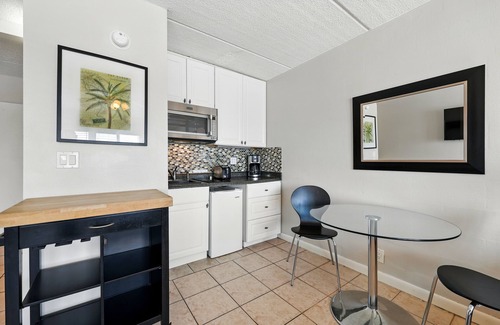 Crescent Beach Condo | Beacher's Lodge Studio Suite (not directly oceanfront)