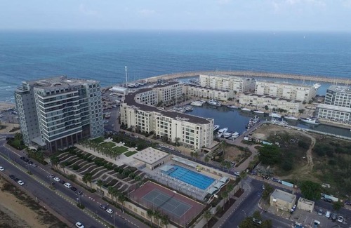 Herzliya Pituach Apartment | BeachFornt luxury suite