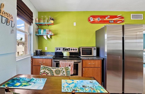 St. Pete Beach Condo | BEACHFRONT 2 BEDROOM!nSALE! Great Views! Walk to beach & restaurants!