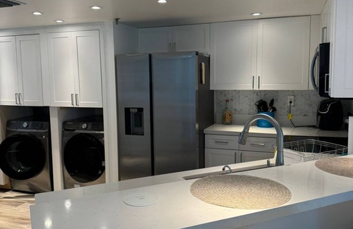 Fort Pierce Shores Condo | Beachfront 2BR/2BA Condo on Hutchinson Island w/Private Garage