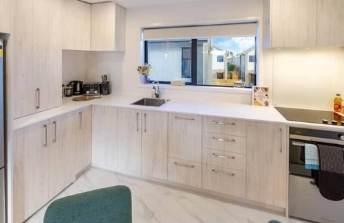New Brighton House | Beachfront 2BR Retreat with Stunning Views