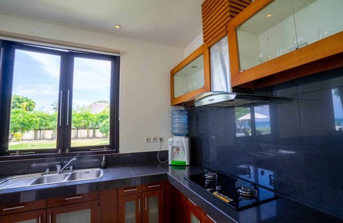 Tukad Mungga Villa | Beachfront 4BR Family Villa in Lovina Bali