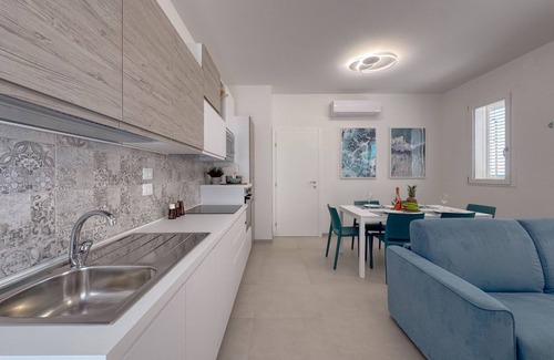 Civitanova Marche Apartment | Beachfront apartment + car