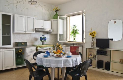 Seccagrande Apartment | Beachfront apartment 6- 9 places. Amenities: free wi-fi, barbecue.