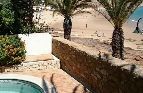 Praia da Luz Apartment | Beachfront Apartment. Praia da Luz