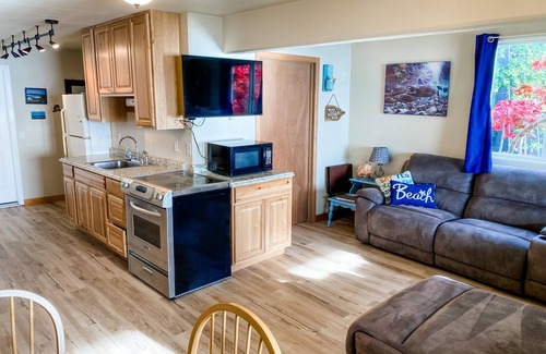 Ketchikan Apartment | Beachfront Apartment