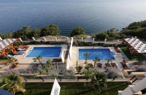Povile Apartment | Beachfront apartment with pool, panoramic sea view - by Traveler tourist agency Krk - ID 2390