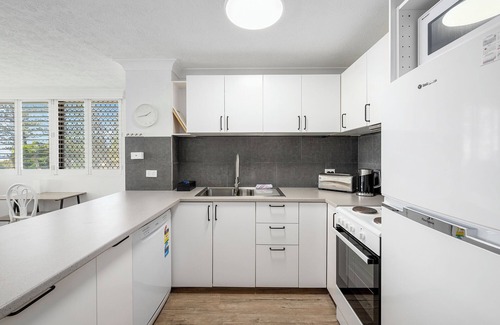 Coolangatta Apartment | Beachfront Beauty - Cooly