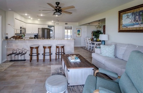 Englewood Condo | Beachfront Condo- Experience an unforgettable trip offering breathtaking views