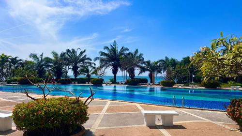 Jomtien Apartment | Beachfront condo Phratamnak
