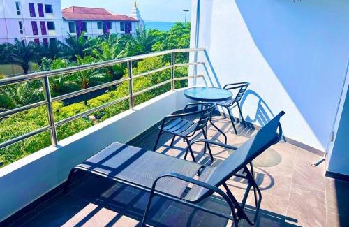 Jomtien Apartment | Beachfront condo Phratamnak
