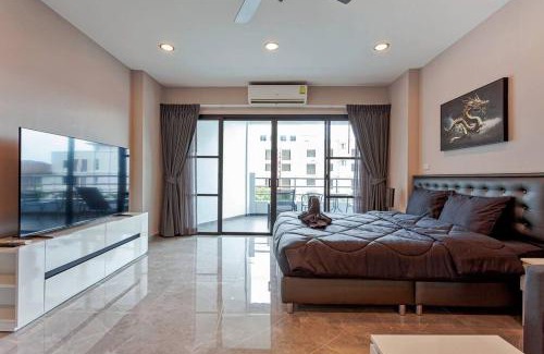 Jomtien Apartment | Beachfront condo Phratamnak