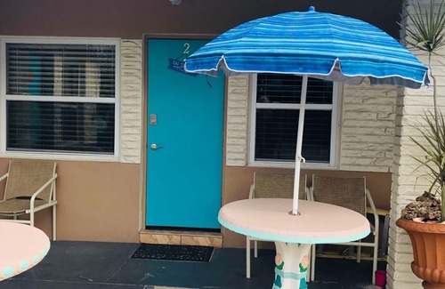 Redington Beach Condo | BEACHFRONT CONDO, SIMPLY AMAZING; FREE WIFI CHAIRS BBQ Pkg