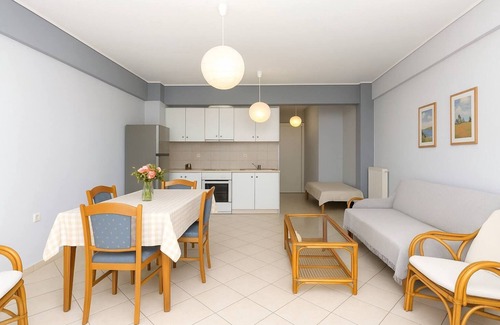 Kiato Apartment | Beachfront Cozy House - Kiatos' Seaview Retreat