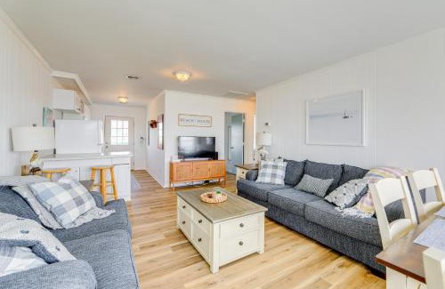 Indian Beach House | Beachfront Emerald Isle Vacation Rental with Deck!