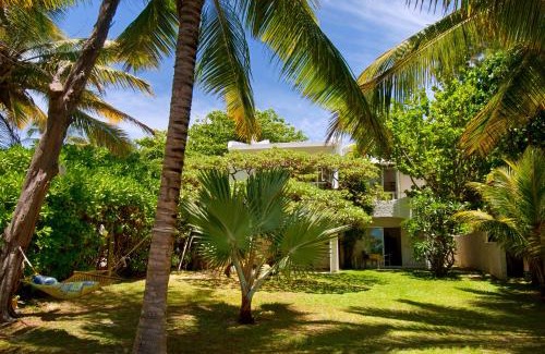 Pointe D'esny House | Beachfront house pointe d'esny