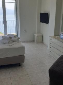 Pogonia House | Beachfront Houses