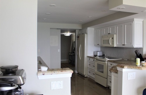 Lauderdale-by-the-Sea Condo | Beachfront Luxury Condo