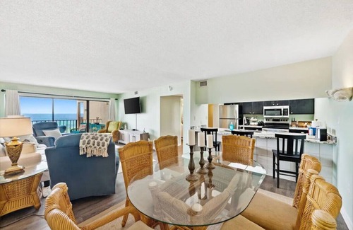 Panama City Beach Hotel | Beachfront Oasis- Peak Location