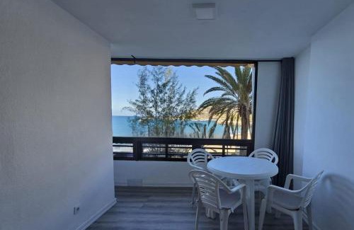 Patalavaca Apartment | Beachfront Patalavaca