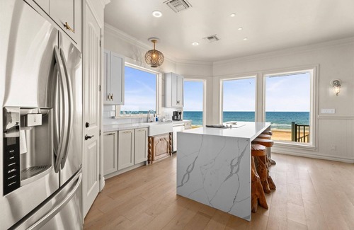 Sands Of Kahala Beach House | Beachfront | Pool | Sleeps 16