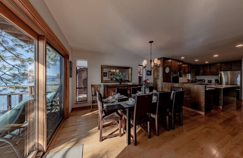 Zephyr Cove House | Beachfront Retreat | Sweeping Lake Views | Sleeps 10