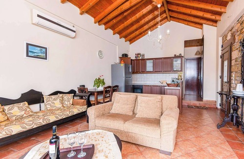 Ormos Koumeikon House | Beachfront Stone House - Samos Seaview Retreat